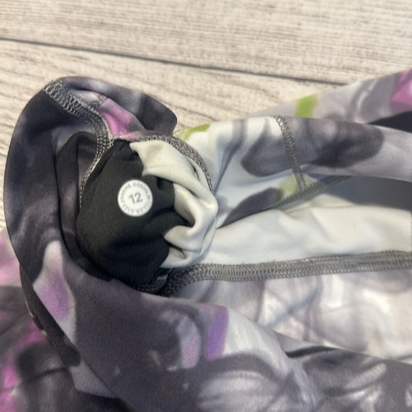 🍋Women’s Lululemon Throwback Print Align High Rise Short 6” size 12🍋 - Picture 11 of 13